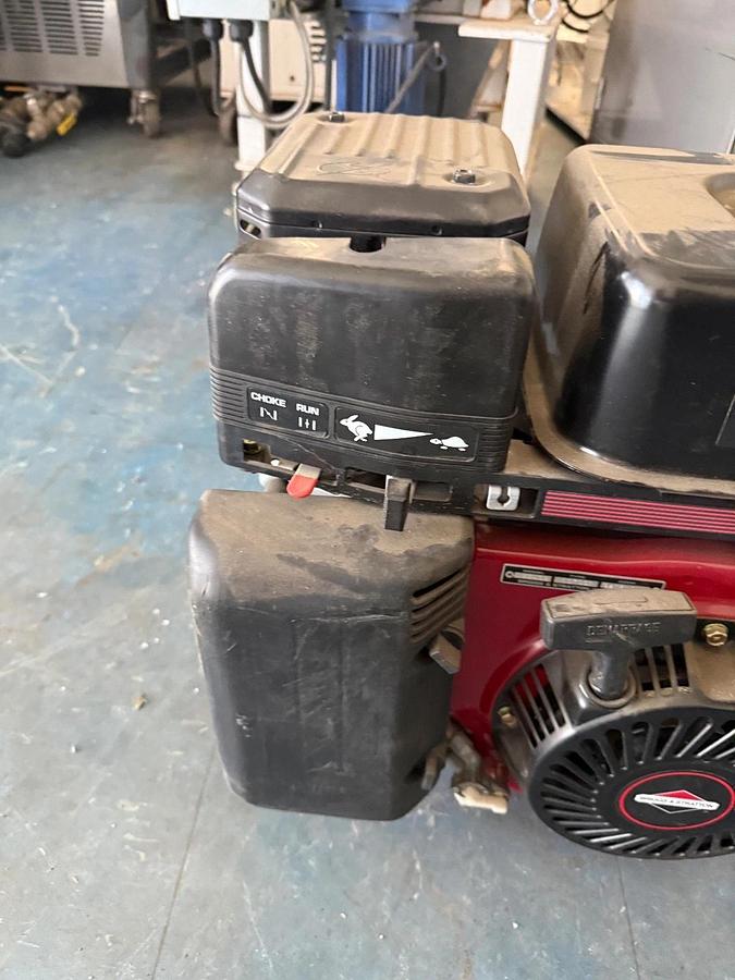 Briggs & Stratton Vanguard 9 HP Horizontal Engine Model 185432