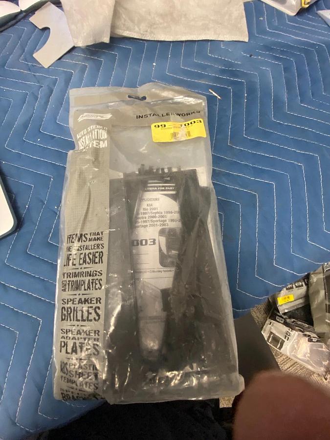 Used Metra 99-1003 Single DIN Stereo Dash Multi-Kit for Select 1995-2003 Kia Vehicles