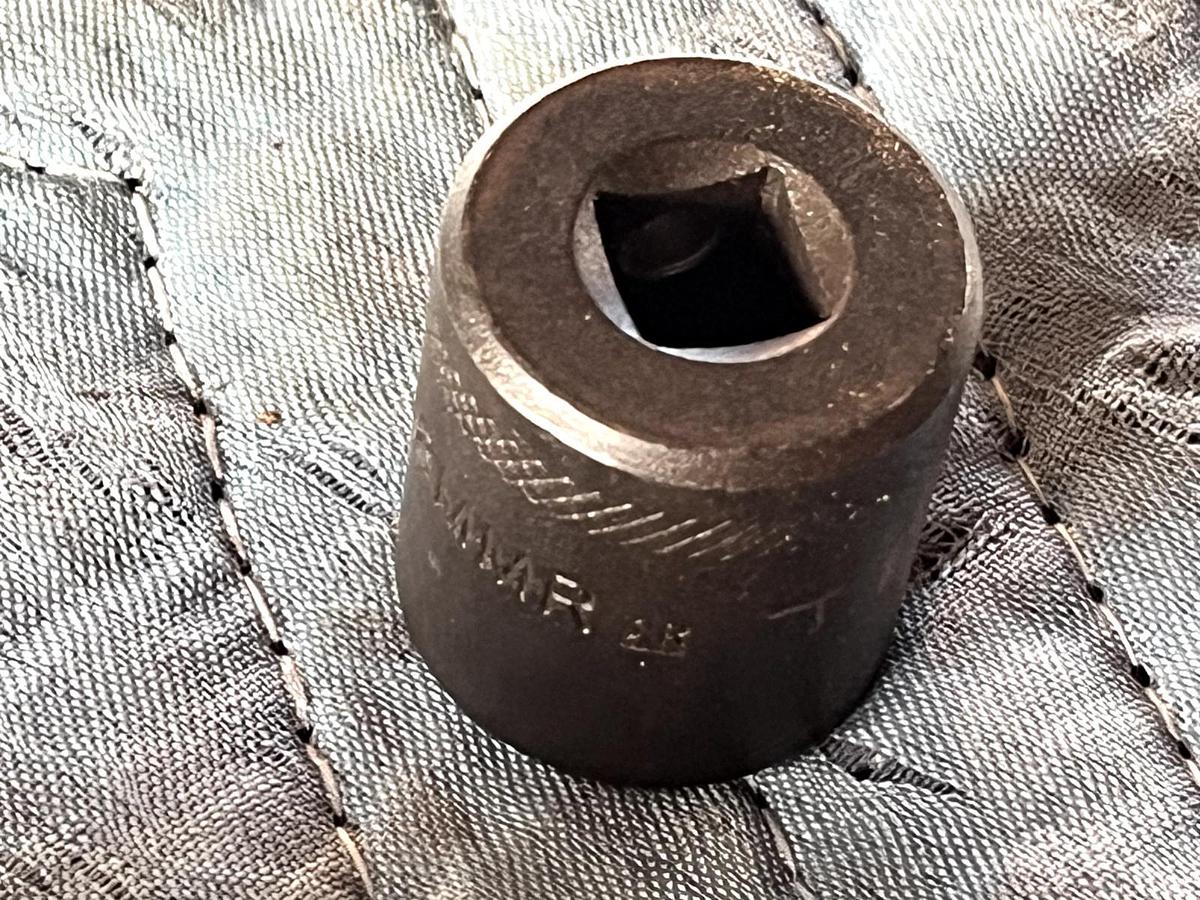 Used MAC TOOLS XP218MMR Metric 3/8" Drive 12 Point Shallow Impact Socket 18mm USA