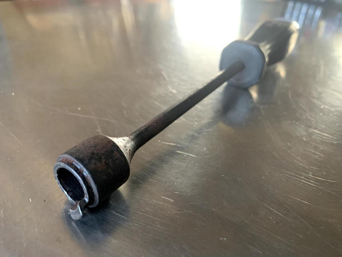 Used Snap On Black Hard Handle Brake Spring Remover Tool BT15