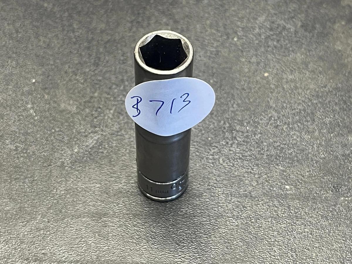 Used BenchTop 11mm Socket 3/8" drive