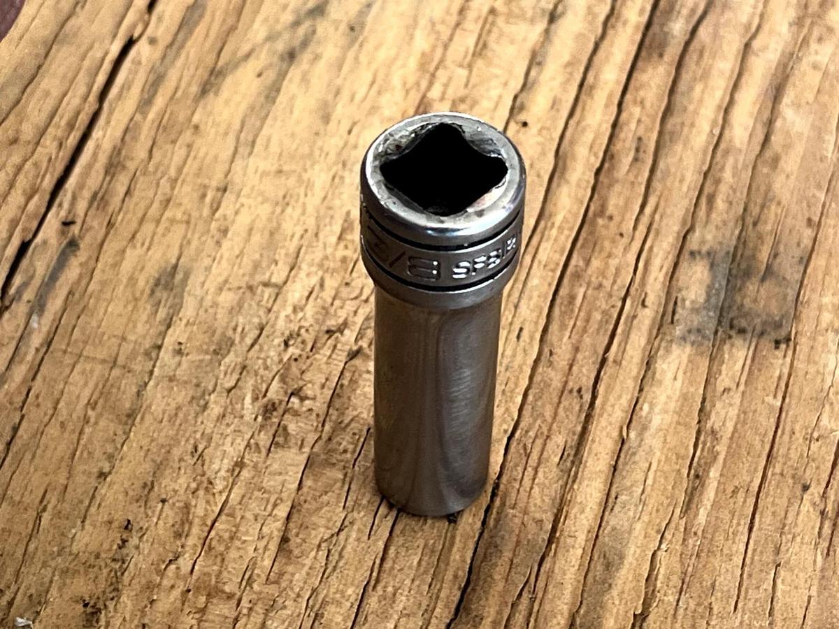 Used SNAP ON TOOLS USA NEW 3/8" Drive 3/8" SAE DEEP 6 Point Chrome Socket SFS121