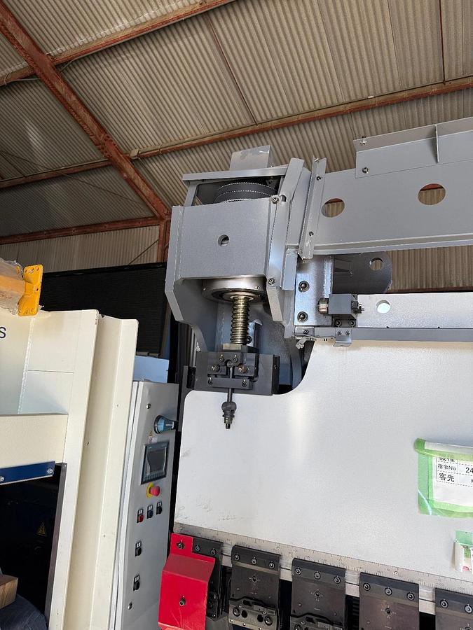 New 2024 Mitsubishi Diamond BB-6020 press brake 60 Ton 5.9" Stroke DAMAGED