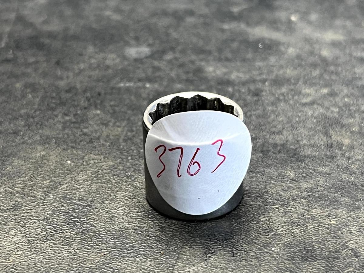 Used CRAFTSMAN, 3/8" DRIVE SHALLOW SOCKET, 16MM METRIC, 12 POINT