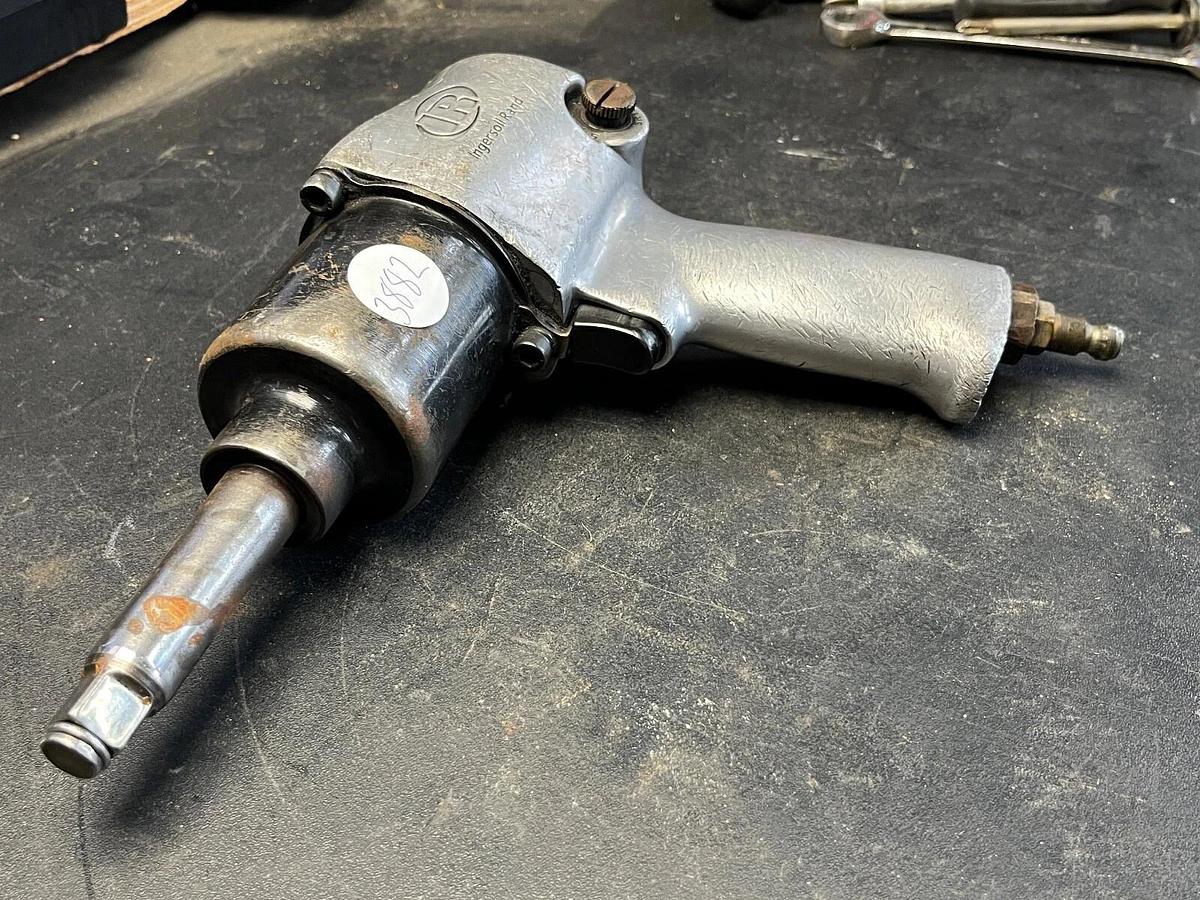 Used INGERSOLL RAND SR15K PNEUMATIC GUN USED