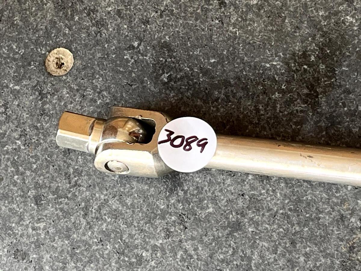 Used SNAP ON  SN18A  1/2" Drive 18" Standard Handle Breaker Bar  USA