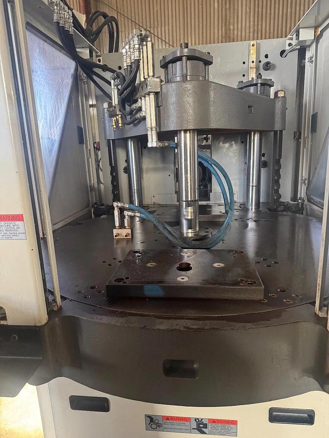 Used 90 Ton Toyo Vertical Rotary Injection Molding Machine New 2019