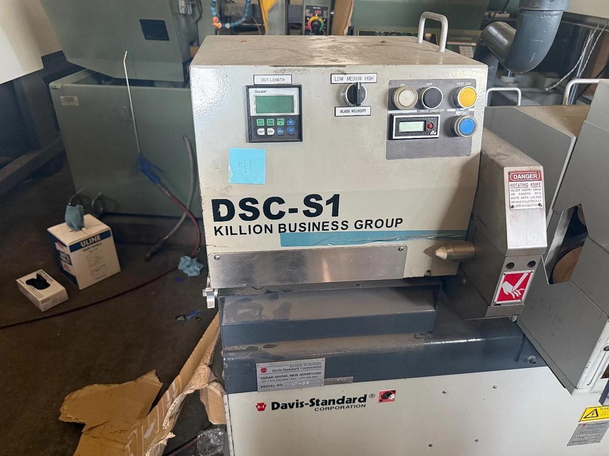 Used Davis Dillon Servo Fly Knife Tube Cutter with feeder
