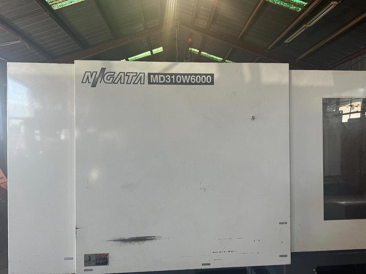 Used NIIGATA MD310W6000 . Plastic Injection Molding Machine All Electric. 310 TON