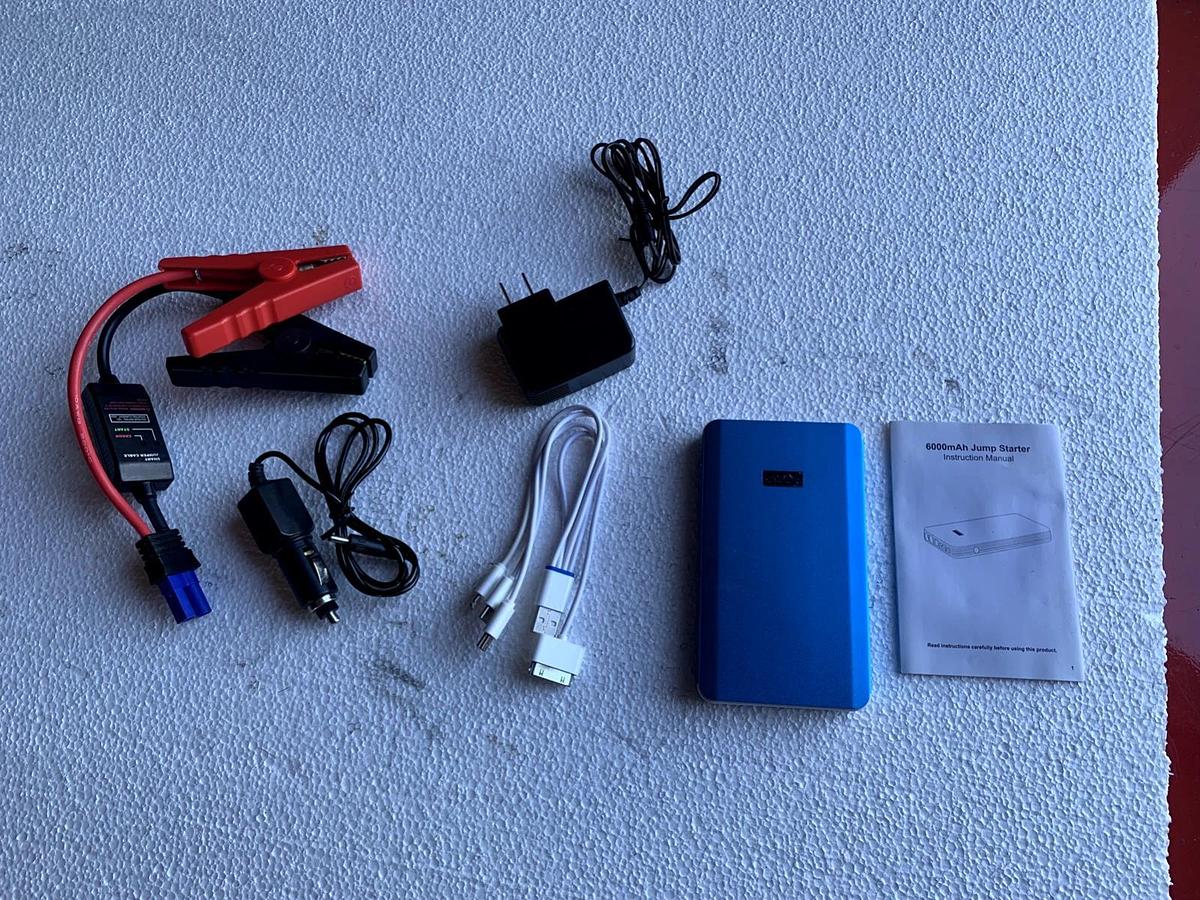 Used Smartech 6000mAh Lithium Powered 450A Vehicle Jump Starter With Power Bank