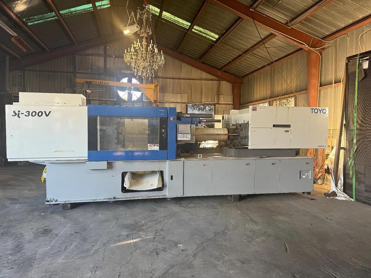 Used 2014 Toyo Si300v J450HCU  17.5 oz shot.