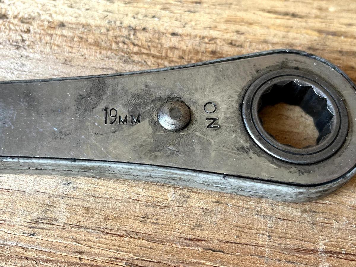 Used Vintage - Sears / Craftsman - 9-43695 - Ratchet Wrench - 17mm & 19mm - 12 Point