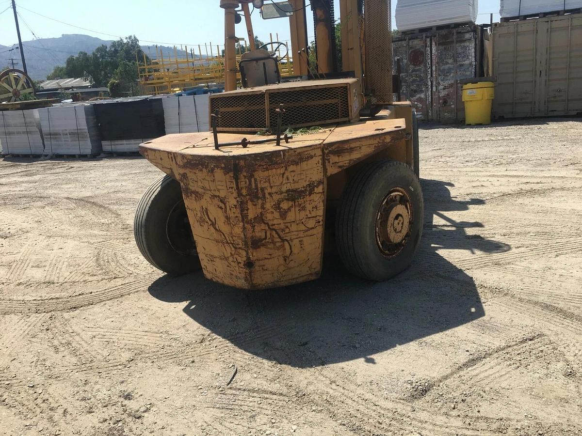 Used CATERPILLAR V300, 30,000 LBS CAP. PNEUMATIC FORKLIFT- USED, GOOD RUNNING