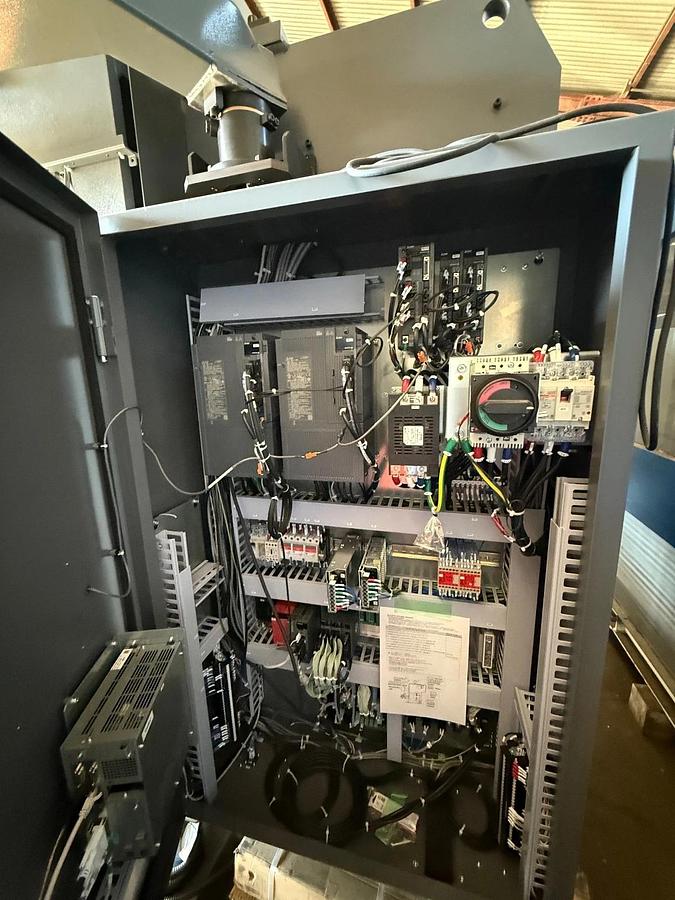 New 2024 Mitsubishi Diamond BB-6020 press brake 60 Ton 5.9" Stroke DAMAGED