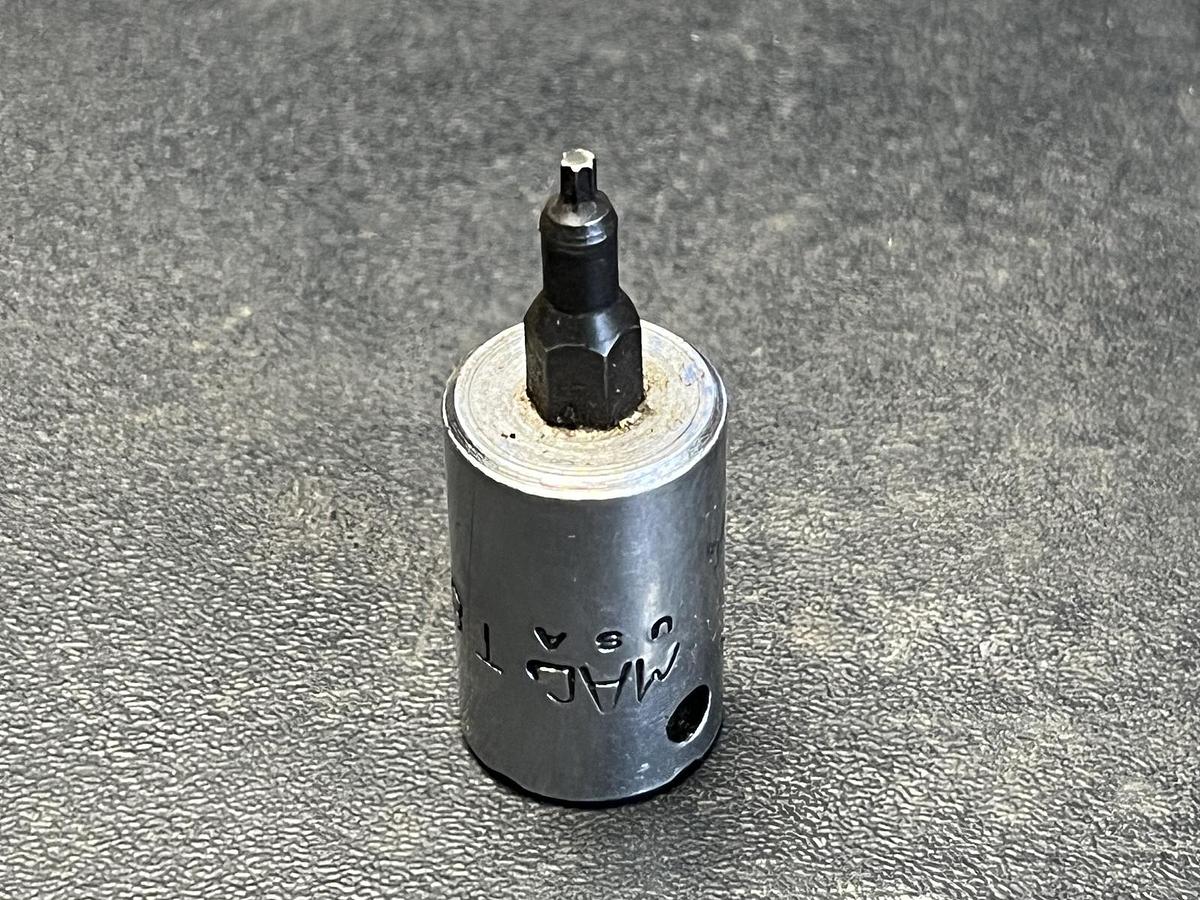 Used Mac Tools MT8 T8 Torx 1/4" Drive Bit Driver Socket USA