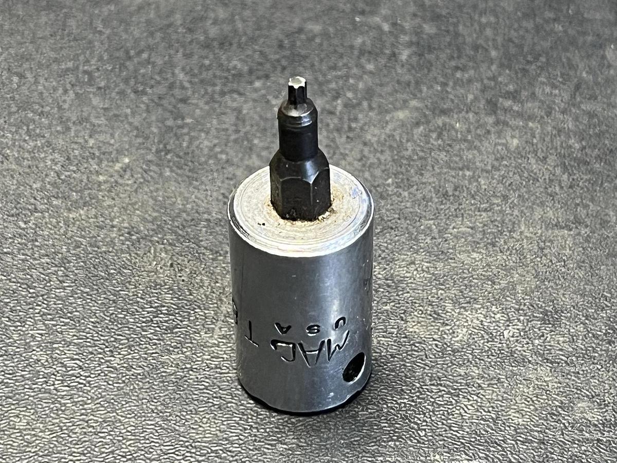Used Mac Tools MT8 T8 Torx 1/4" Drive Bit Driver Socket USA
