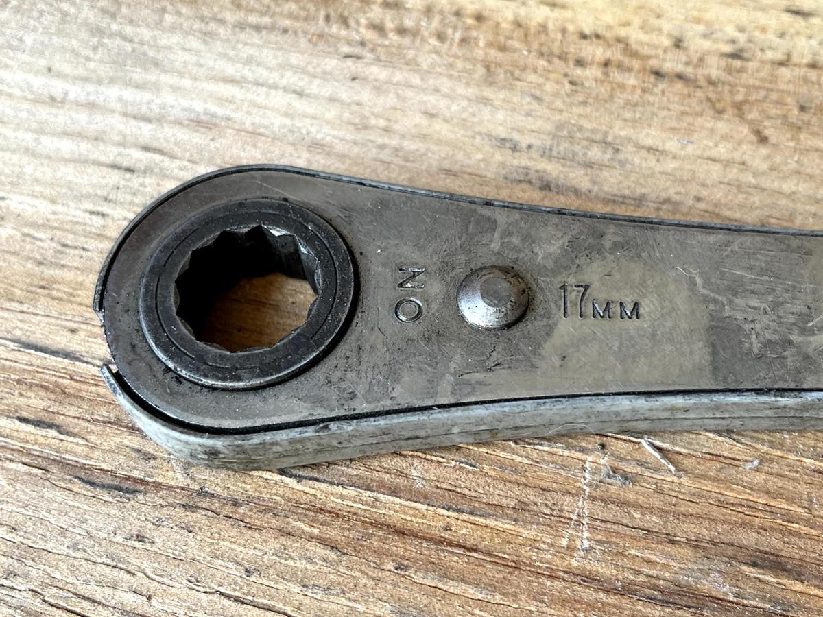 Used Vintage - Sears / Craftsman - 9-43695 - Ratchet Wrench - 17mm & 19mm - 12 Point