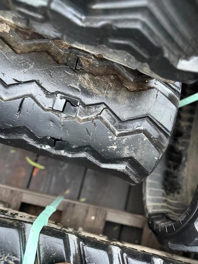 Used 18" Camso Heavy Duty Camso SD Pattern  CTL Rubber Track Used 450x 86 x 55