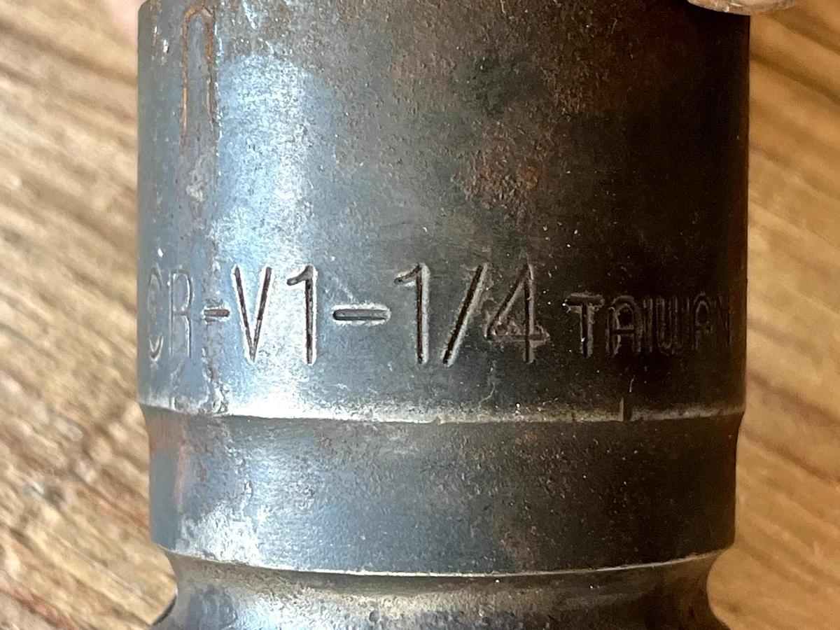 Used 1-1/4" socket. Taiwan made 3/4" drive