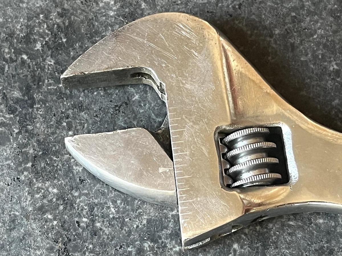 Used CRAFTSMAN  EVOLV ADJUSTABLE WRENCH  10" 16572 Z