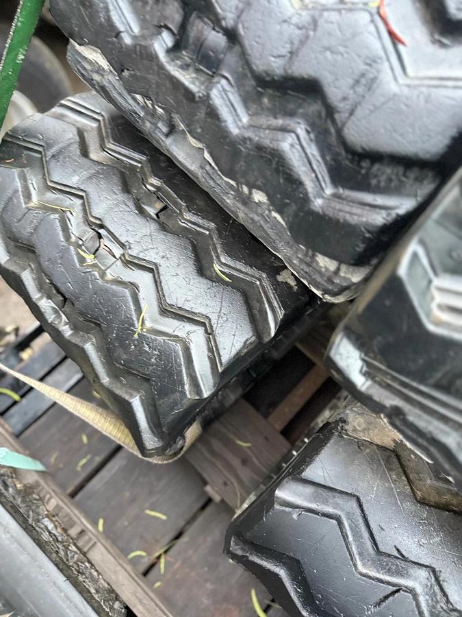 Used 18" Camso Heavy Duty Camso SD Pattern  CTL Rubber Track Used 450x 86 x 55