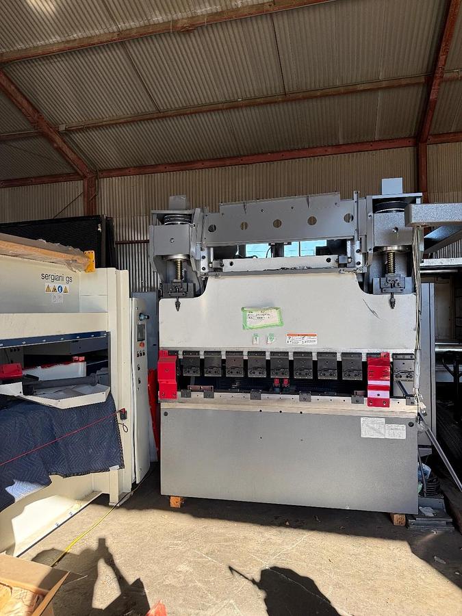 New 2024 Mitsubishi Diamond BB-6020 press brake 60 Ton 5.9" Stroke DAMAGED