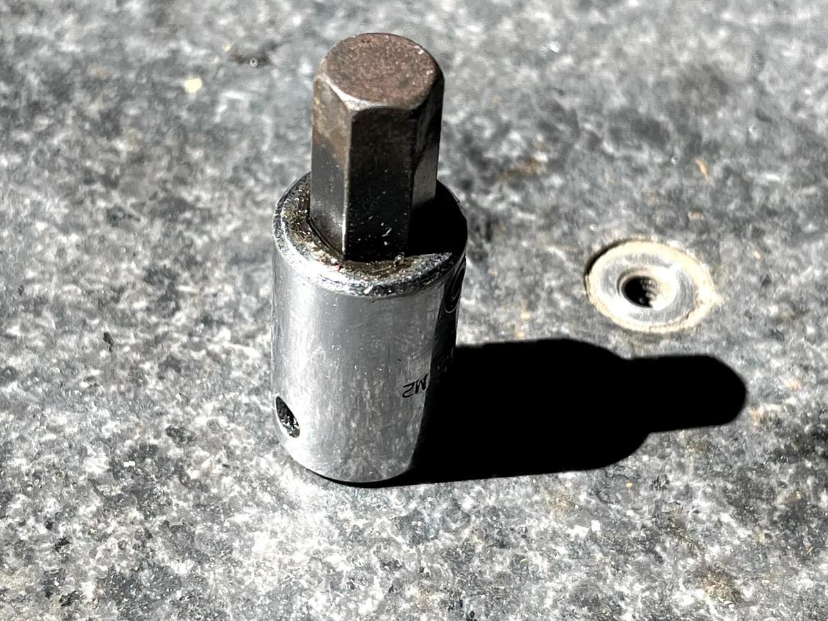 Used Mac Tools USA 3/8" Drive 3/8" SAE Hex Bit Chrome Socket Driver X126DS