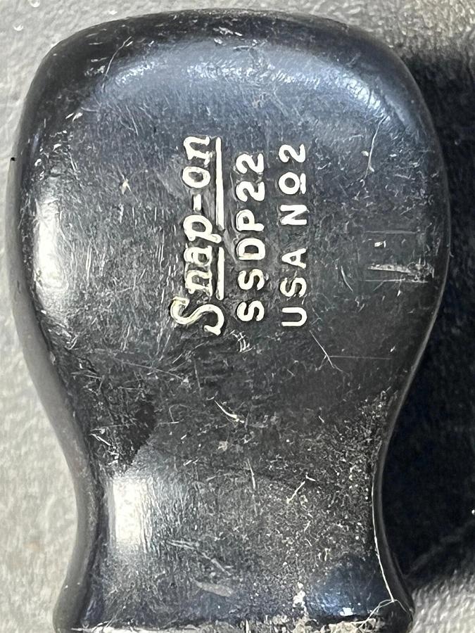 Used Vintage Snap-on SSDP-22 Stubby Black Hard Handle Screwdriver Phillips No 2 USA