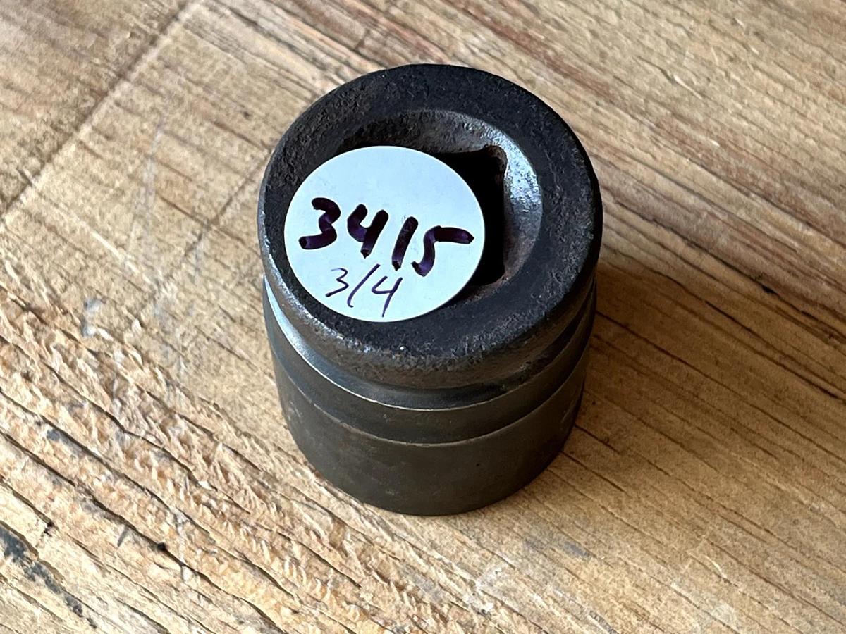 Used 1-1/4" socket. Taiwan made 3/4" drive