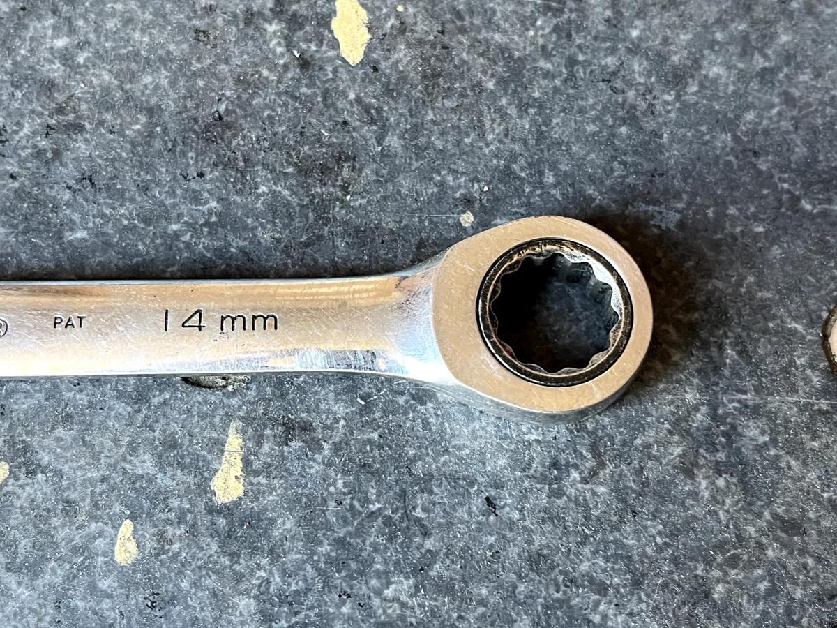 Used GEARWRENCH RATCHETING WRENCH 12 Point METRIC MM STANDARD INCH PICK SIZE Polished