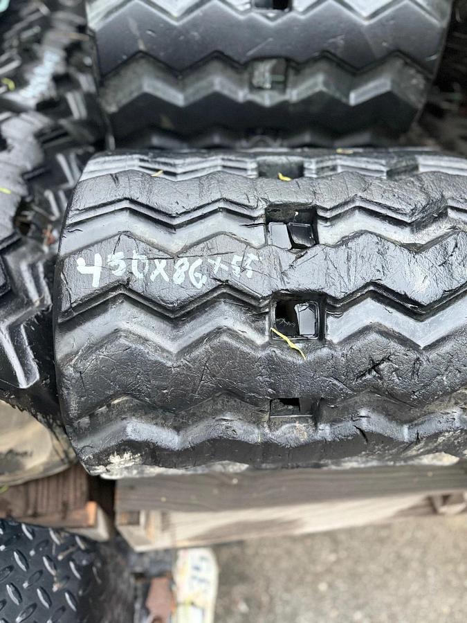 Used 18" Camso Heavy Duty Camso SD Pattern  CTL Rubber Track Used 450x 86 x 55