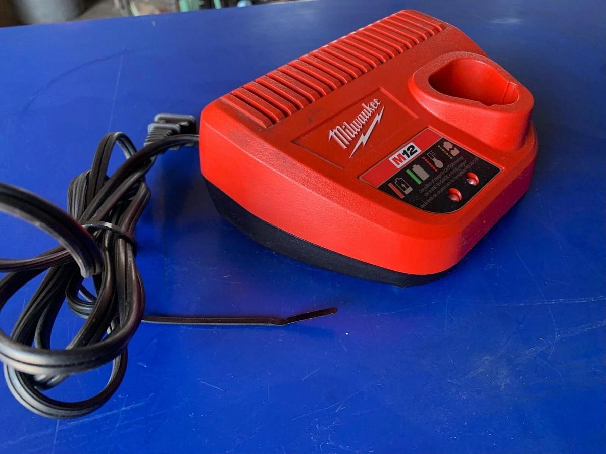 Used Milwaukee M12 Lithium Ion 12 Volt Battery Charger