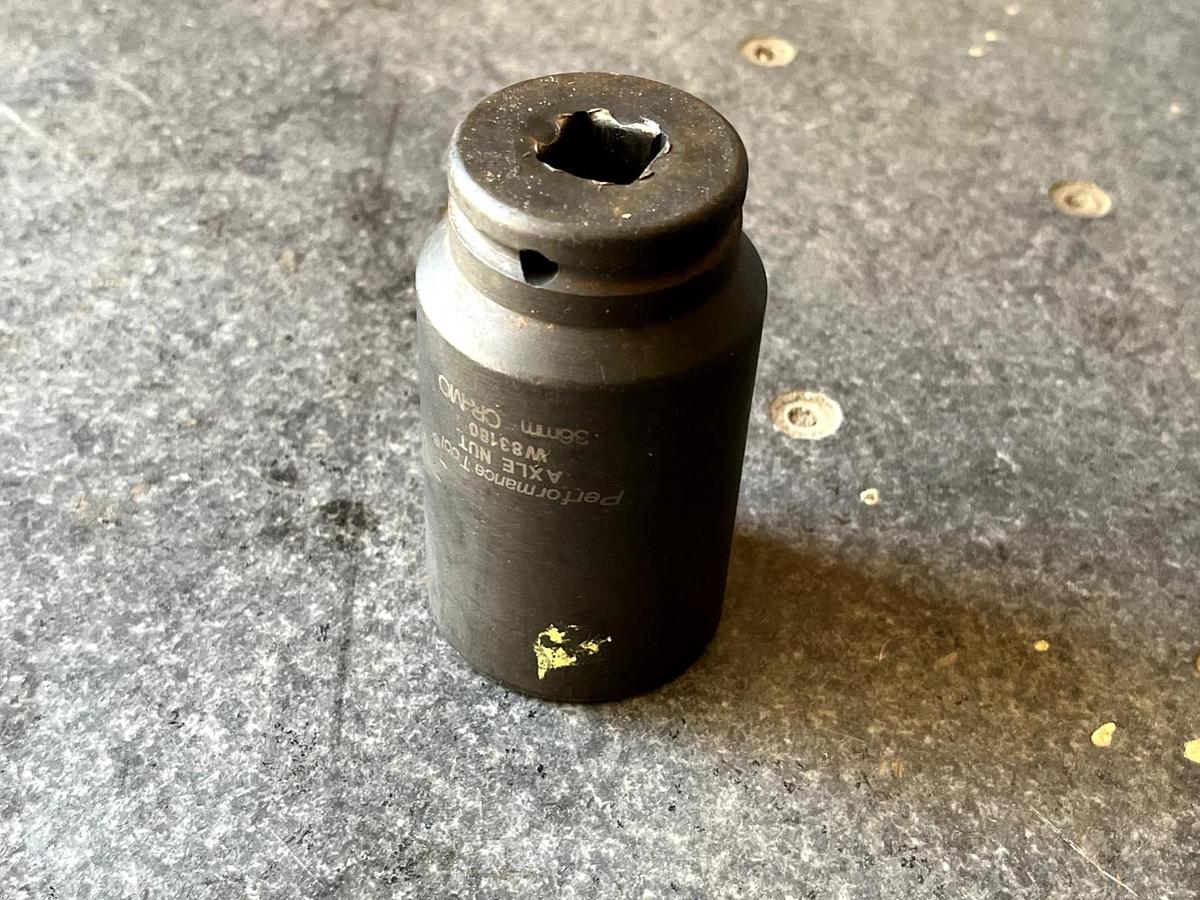 Used Performance Tool 36Mm Front Wheel Drive Axle Nut Socket