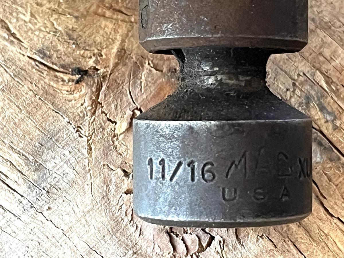 Used MAC Tools XUP226A Shallow Universal Impact 11/16" Socket 3/8" Drive SAE USA