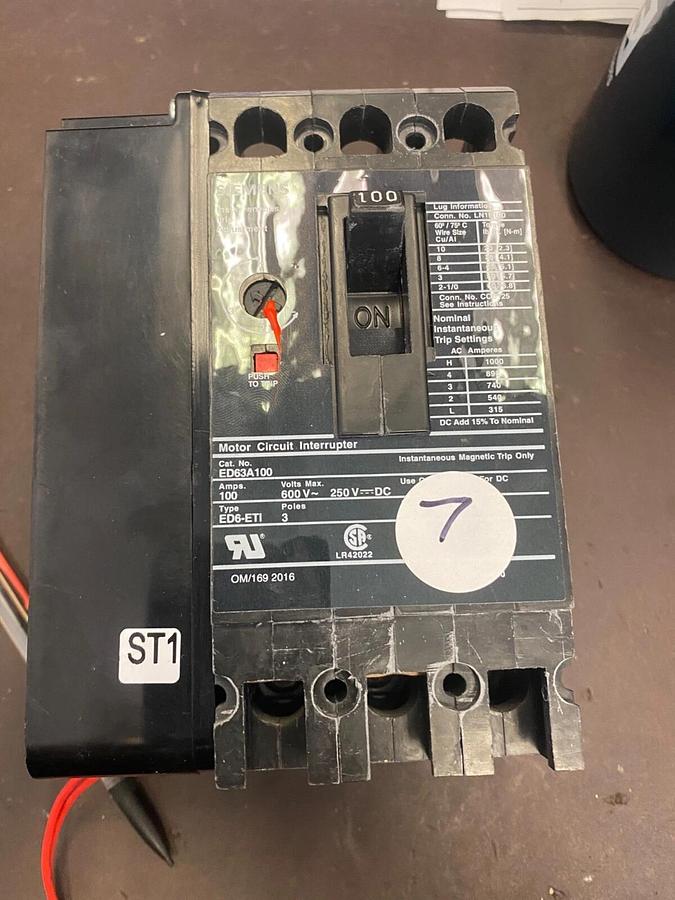 ED63A100 Molded Case 100A 600V Circuit Breaker 3Pole Sentron Series ED