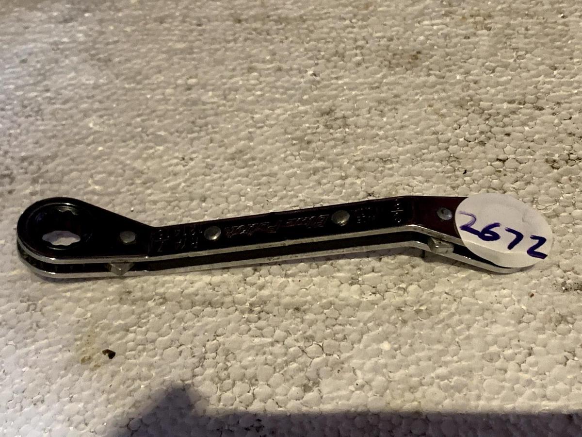 Used BLUE POINT RYA1214  3/8"  7/16" 12 PT DIRECTIONAL RATCHETING OFFSET BOX WRENCH