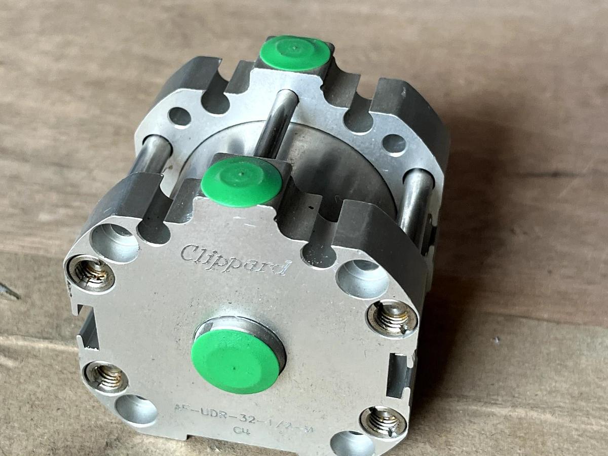 Used LOT OF 2 NEW CLIPPARD AF-UDR-32-1/2 COMPACT CYLINDERS AFUDR32-1/2-M