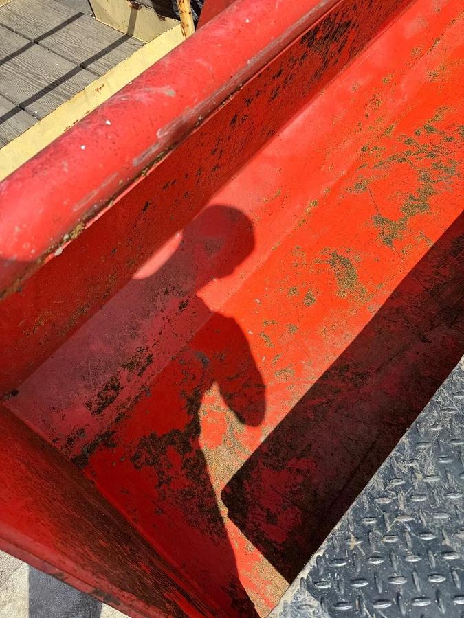 Used KUBOTA M SERIES - 98" PIN ON LOADER BUCKET