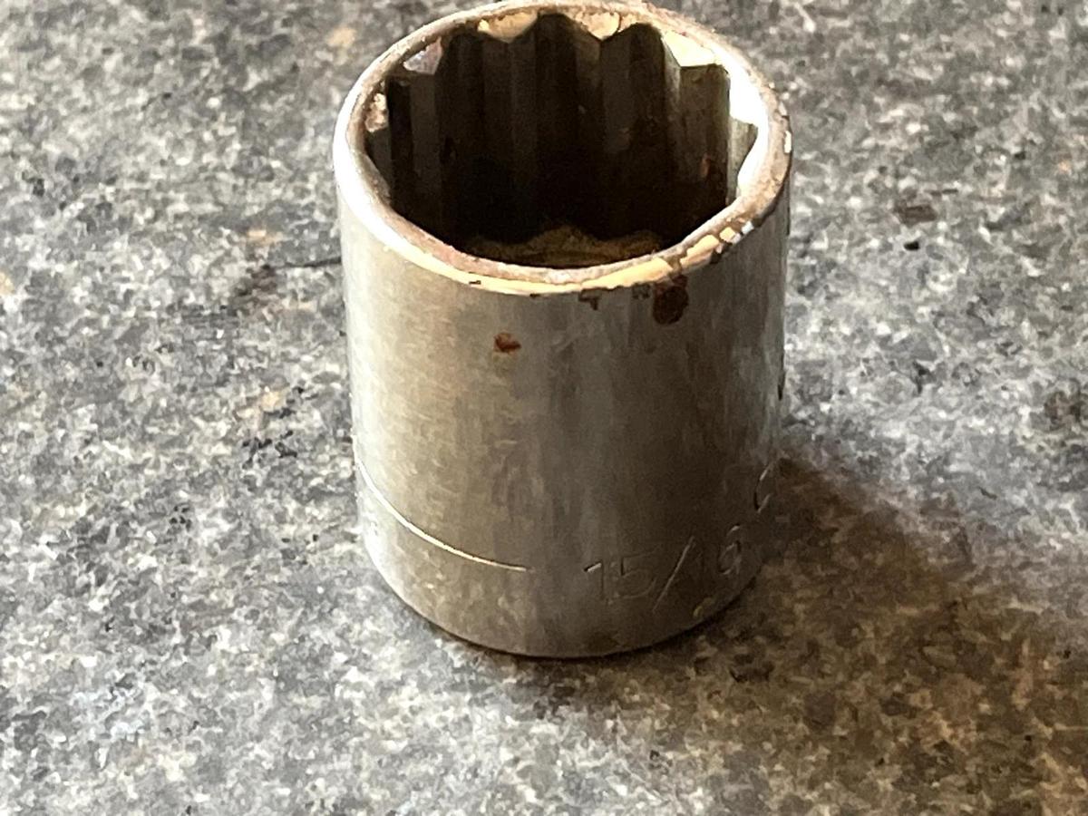 Used Craftsman 15/16" 12 Point 1/2" Drive Shallow Socket  47513                  r