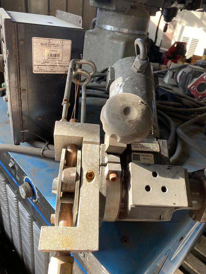 Used Miller ME500184G Sub Arc Wire Drive 780 Low Voltage