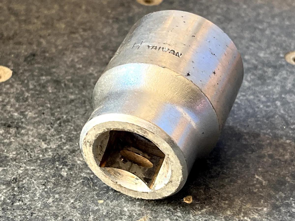 Used 1-Inch Drive 1-3/8-Inch Shallow 12 -Pointt Socket 60509