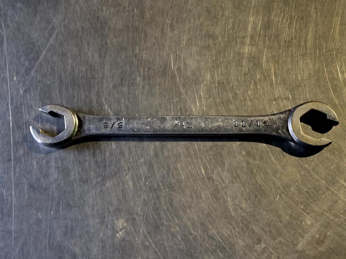 Used Mac Tools OHB2022 SAE 11/16" - 5/8" Flare nut wrench / Line wrench