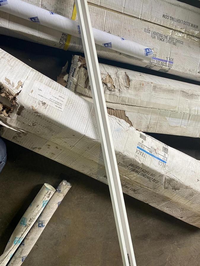 Used Elco Lighting Track EP004 WHITE Ceiling Light 48" Lights Lighting