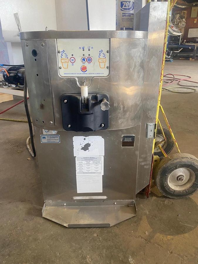 Used Frozen Yogurt Machine/Milkshake: Taylor Crown. Model: C713-33