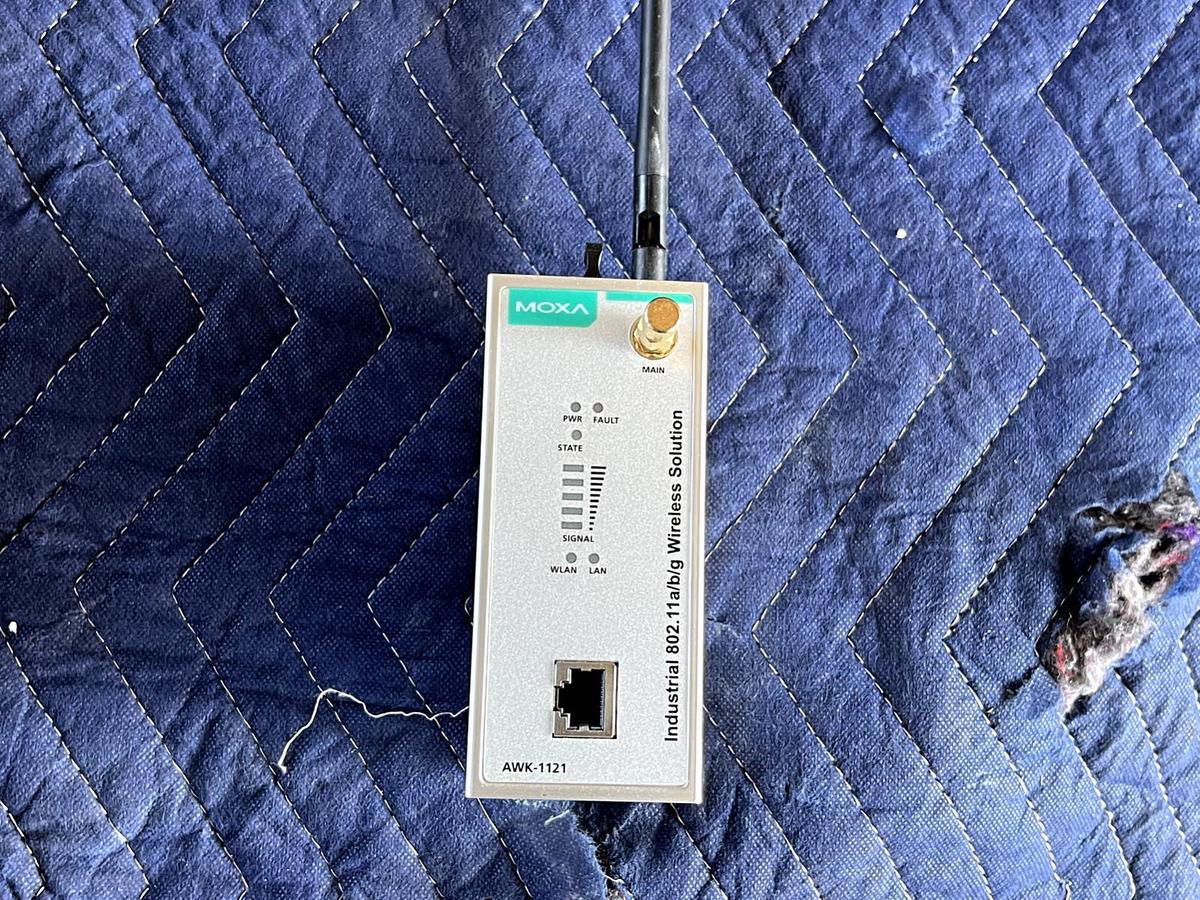 Used Moxa Industrial Wireless Converter 802.11a/b/g, AWK-1121