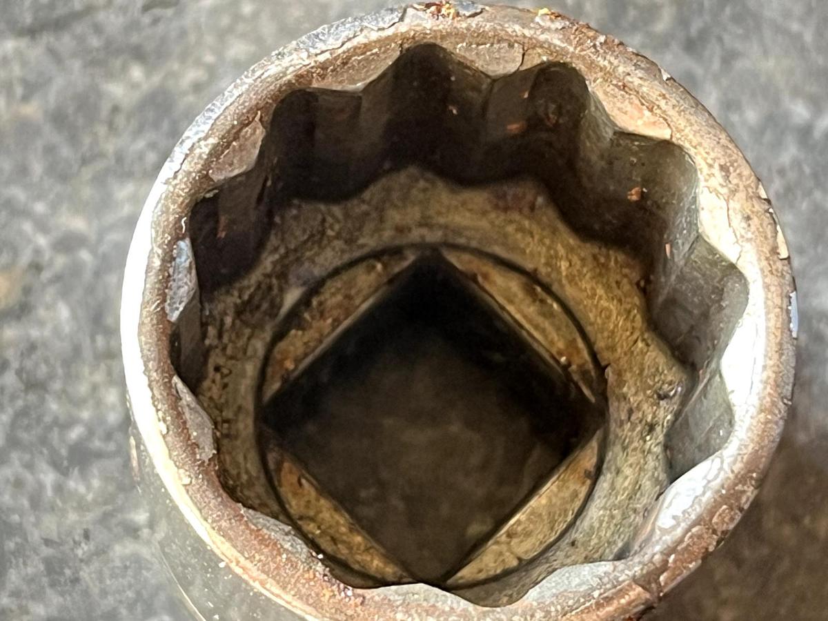 Used Craftsman 15/16" 12 Point 1/2" Drive Shallow Socket  47513                  r