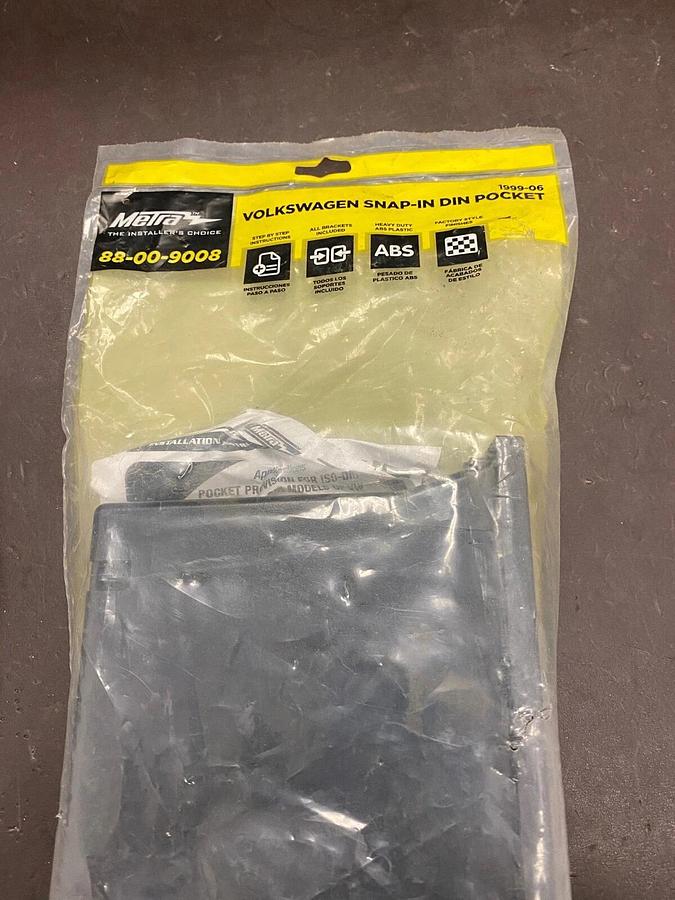 Metra 88-00-9008 1999-2006 Volkswagen VW Radio Car Stereo Replacement Pocket