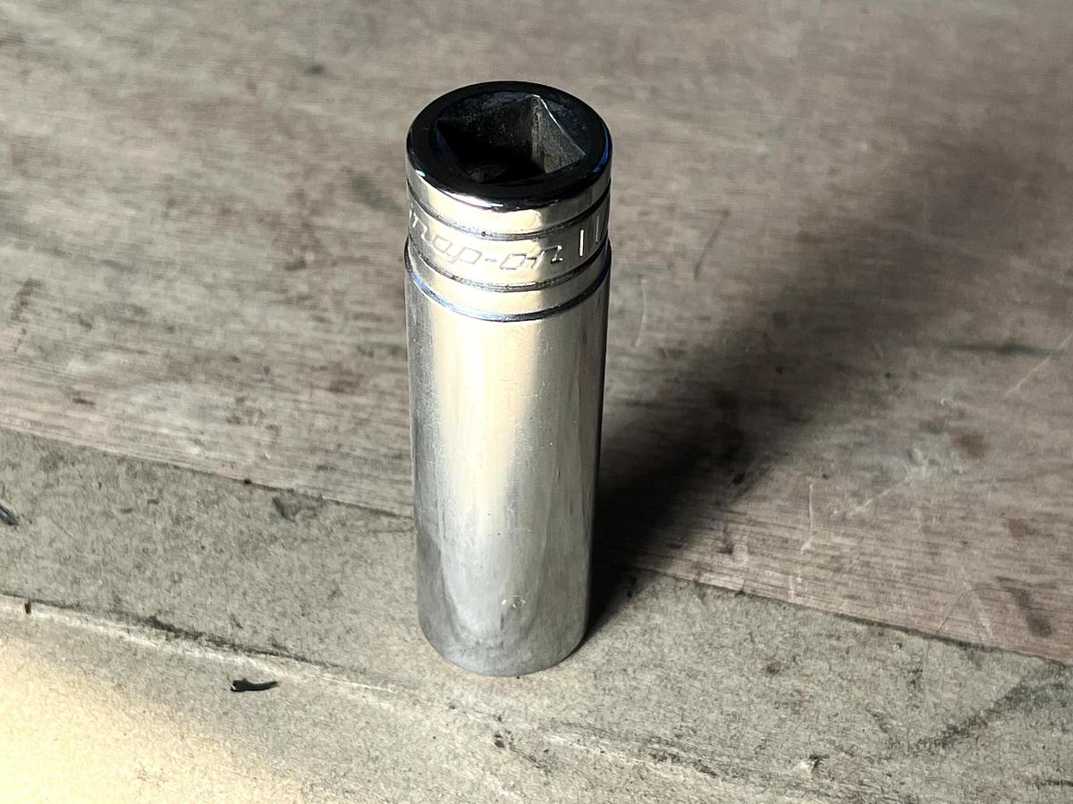 Used Snap-on Tools USA TS221 11/16" 1/2” Drive SAE 6 Point Deep Well Chrome Socket