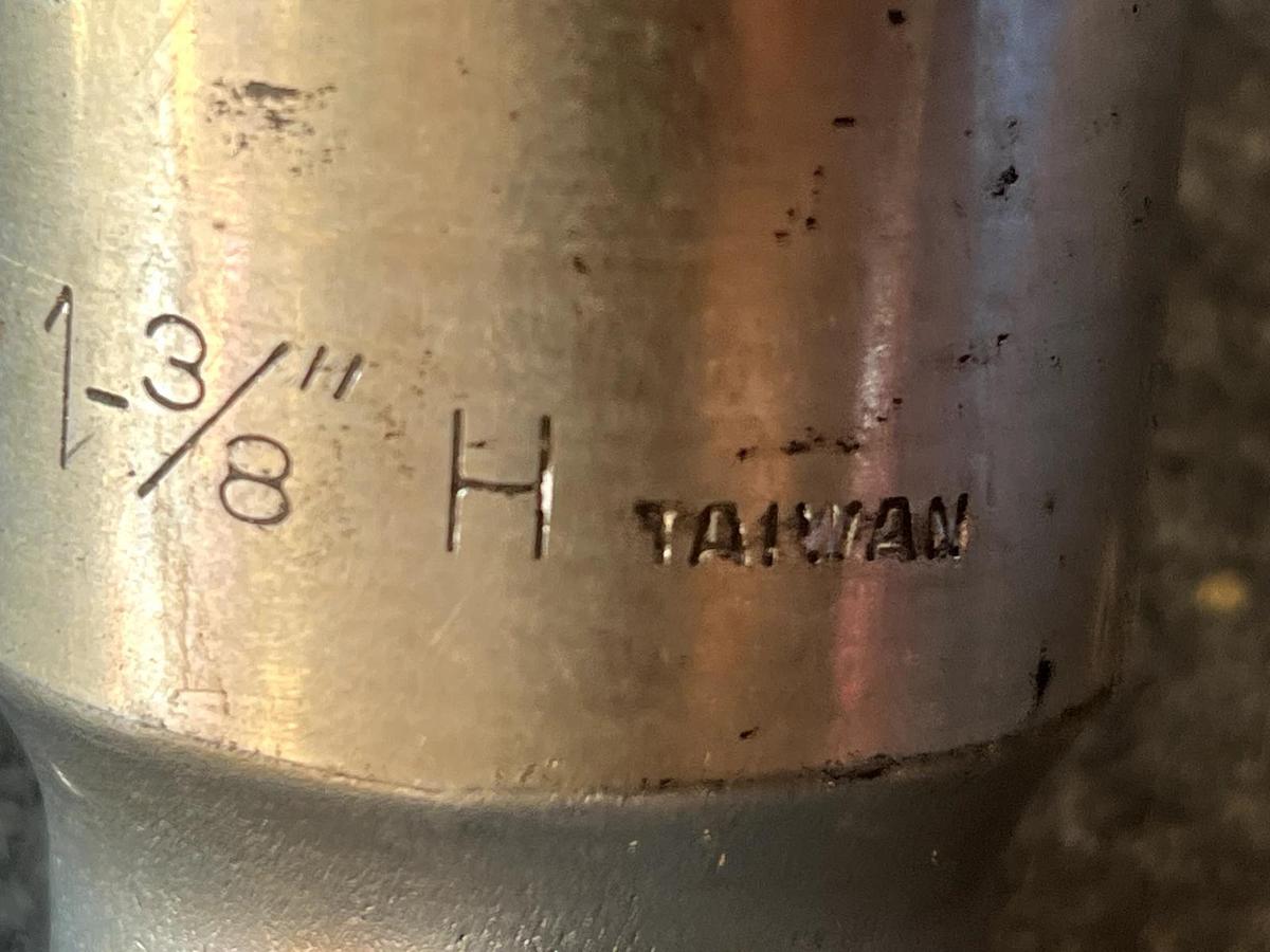 Used 1-Inch Drive 1-3/8-Inch Shallow 12 -Pointt Socket 60509