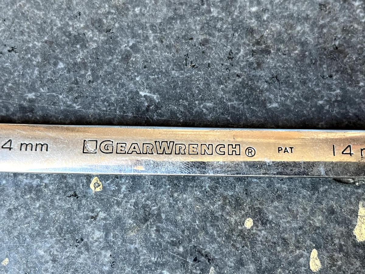 Used GEARWRENCH RATCHETING WRENCH 12 Point METRIC MM STANDARD INCH PICK SIZE Polished